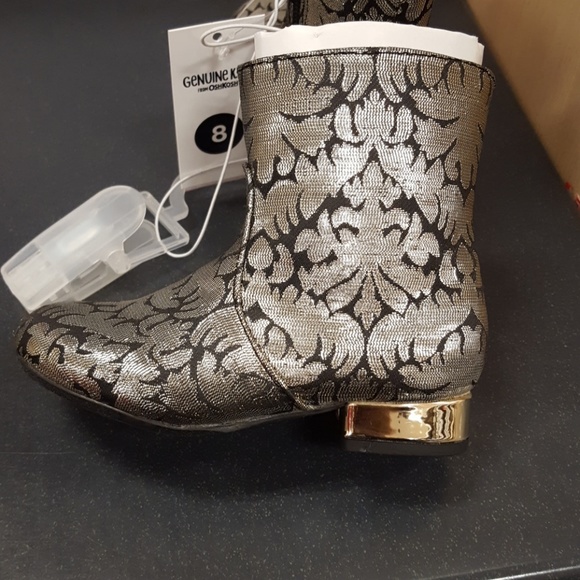 Boot - Picture 3 of 4